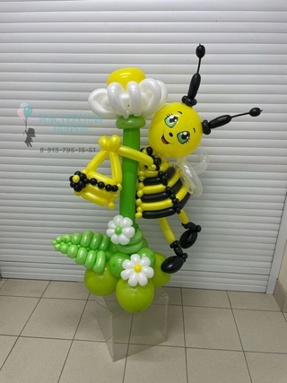 Очаровательная пчёлка